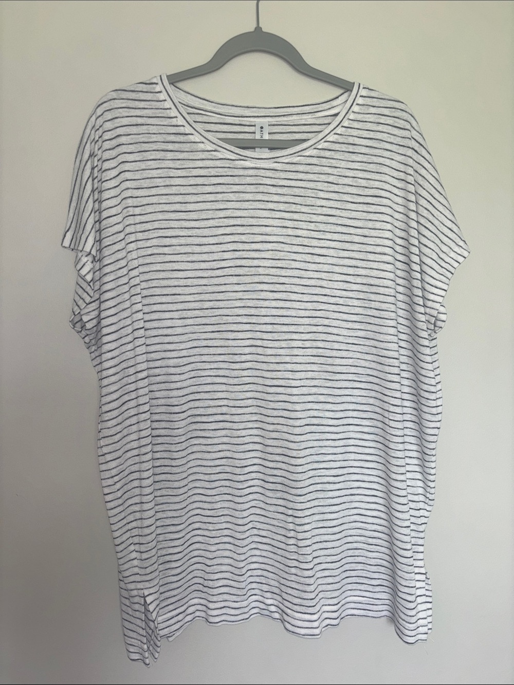 Woman’s Athleta Textured White Tee with Thin Black Stripes Size Large